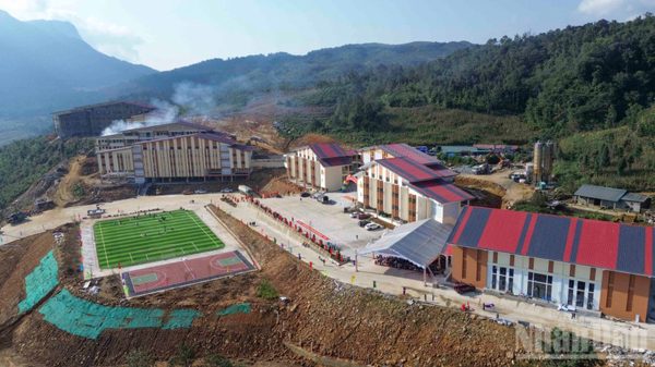 Chắp cánh ước mơ cho học sinh biên giới