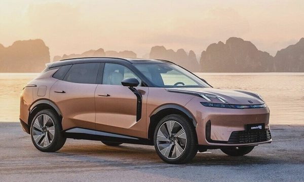 Chất công nghệ tạo nét riêng cho Lynk & Co 08