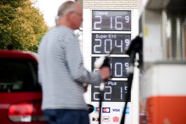 Châu Âu chấp nhận xả hàng trăm triệu thùng dầu diesel sau tối hậu thư của Mỹ