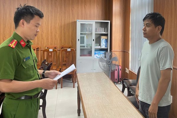 Cháu trai bị khởi tố sau khi nhận 4,7 tỷ đồng của dì ở Mỹ nhờ mua nhà