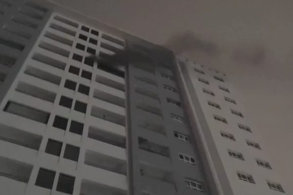 Cháy căn hộ tầng 11 chung cư ở TP HCM