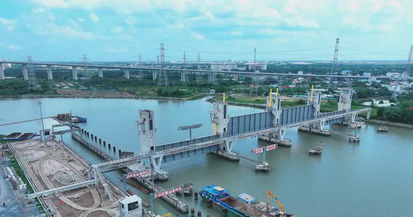 Chạy đua hoàn thiện dự án ngăn triều 10.000 tỷ đồng