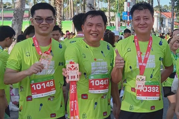 Chạy giữa miền Sen Hồng, hơn 15.500 người góp sức bảo tồn sếu đầu đỏ