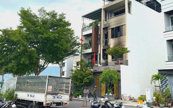 Cháy nhà 4 tầng ở Nha Trang: 2 phụ nữ bỏng nặng, tiên lượng xấu