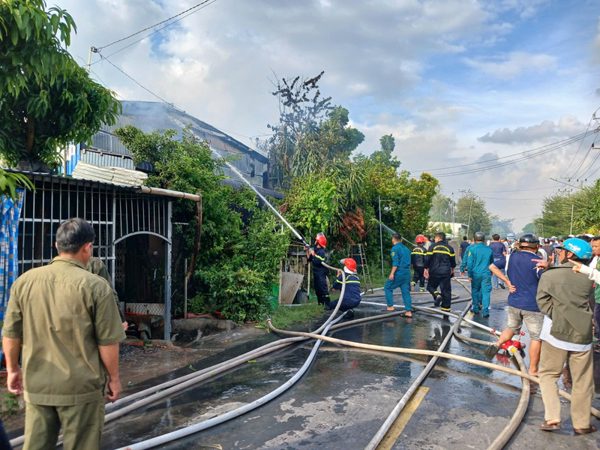 Cháy nhà nuôi yến ở Đồng Tháp