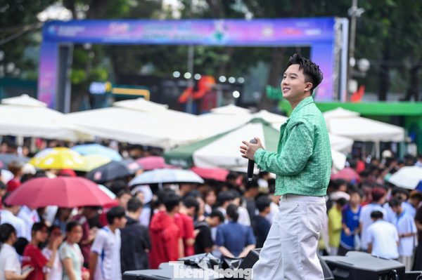 'Cháy' với Sóng Festival trên phố đi bộ Trần Nhân Tông - Hà Nội