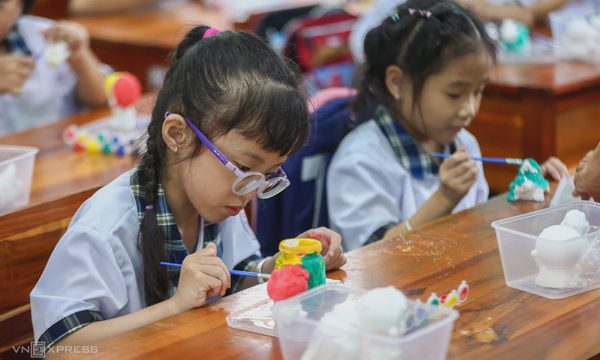 Chê môn liên kết, phụ huynh vẫn 'bấm bụng' chi tiền