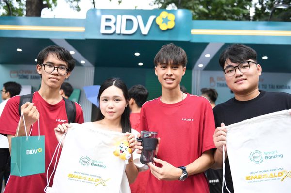 Check-in 360 độ, 'săn mưa quà tặng' cùng BIDV tại Sóng Festival