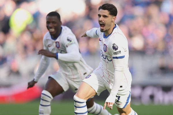 Chelsea đánh bại Everton, chen chân vào top 4 Ngoại hạng Anh