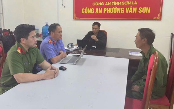 Chém chết bạn nhậu rồi bỏ trốn