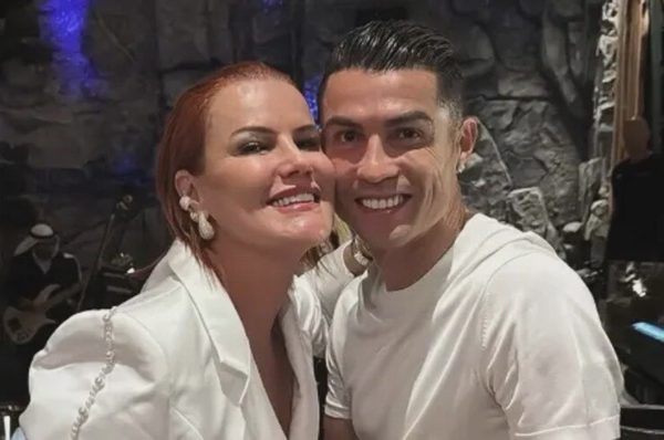 Chị gái C.Ronaldo tiết lộ về khả năng em trai trở lại tuyển Bồ Đào Nha