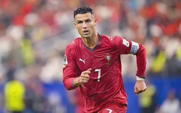 Chị gái Ronaldo: 'Người Bồ Đào Nha đố kỵ và ngu dốt'