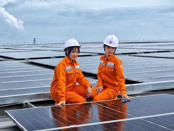 Chi ngân sách hỗ trợ lắp điện mặt trời mái nhà: Coi chừng dàn trải