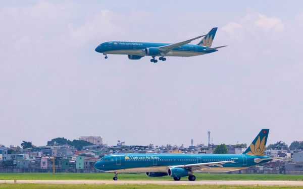 Chi phí nhiên liệu tăng 61%, công ty mẹ Vietnam Airlines lỗ 284 tỉ đồng trong quý 3