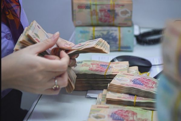 Chi tiết mức tiền thưởng mới với đảng viên 35 năm tuổi Đảng trở lên