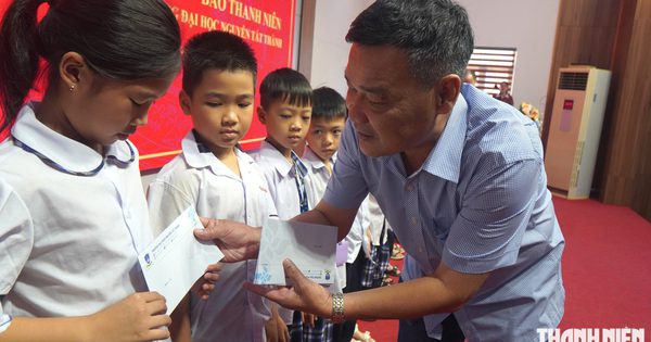 Chia sẻ khó khăn với học sinh Thanh Hóa, Ninh Bình