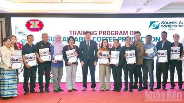 Chia sẻ kinh nghiệm sản xuất cà-phê bền vững cho các nước ASEAN