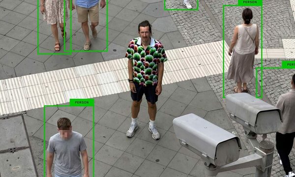 Chiếc áo giúp 'né' camera AI giám sát