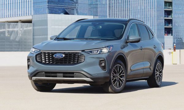 Chiếc Ford Escape cuối cùng có chủ sau 8 tháng nằm kho