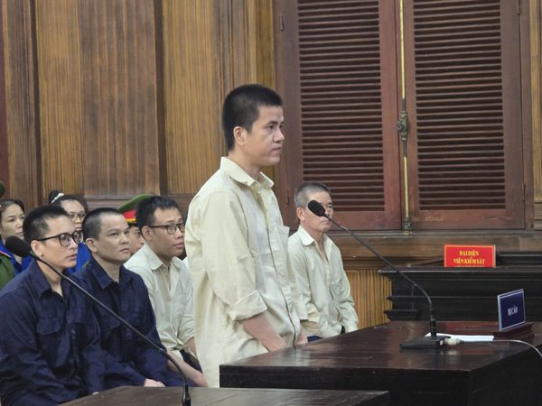 Chiếm đoạt 115 tỷ đồng mua nhà đất, ô tô rồi nhờ cha mẹ và chị gái đứng tên