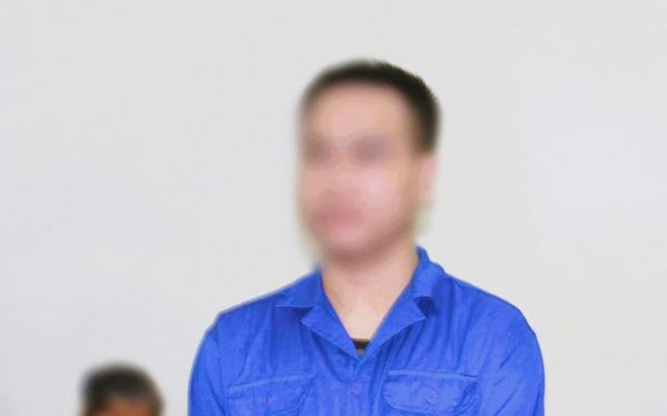 Chiếm đoạt tiền tỉ rồi đem tiêu xài, cá độ bóng đá, lãnh hơn 26 năm tù