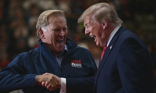 Chiến lược vận động 'như cuồng phong' của ông Trump để lôi kéo cử tri