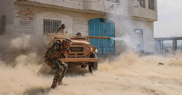 Chiến sự Yemen dậy sóng với hàng nghìn đòn tấn công