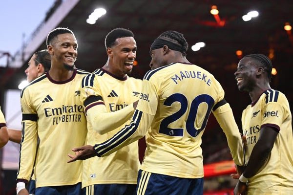 Chiến thắng nhọc nhằn của Arsenal trước đội đua trụ hạng