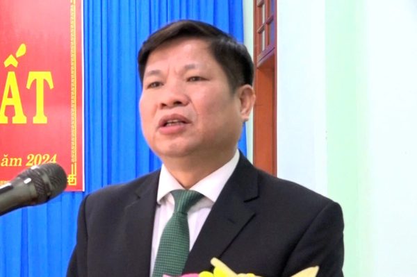 Chiêu 'bật đèn xanh' để nhà thầu nâng khống giá trị hợp đồng cây xanh của 3 nguyên Chủ tịch huyện ở Quảng Trị