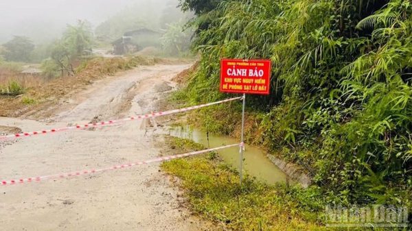 Chín tỉnh, thành phố có nguy cơ cao xảy ra lũ quét, sạt lở đất trong 6 giờ tới