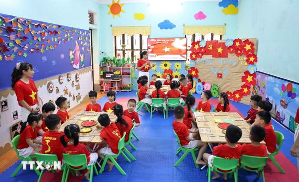 Chính phủ ban hành tiêu chuẩn công nhận đạt chuẩn giáo dục bắt buộc