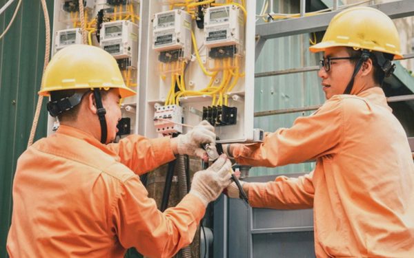 Chính phủ đề xuất áp giá điện giờ cao điểm, thấp điểm với khách hàng sinh hoạt