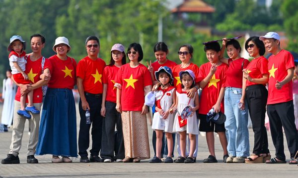 Chính phủ đề xuất thêm 1 ngày nghỉ lễ hưởng nguyên lương vào Bộ luật Lao động