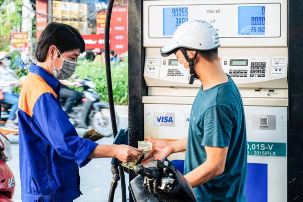 Chính phủ đưa thuế tiêu thụ đặc biệt với xăng về 0% từ ngày 1/11, giá xăng giảm