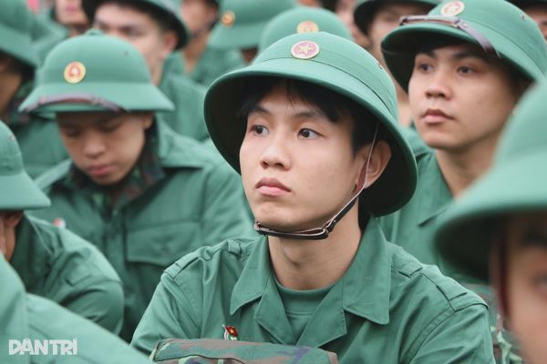 Chính phủ lý giải vì sao chưa cho phép nộp tiền thay thế nghĩa vụ quân sự