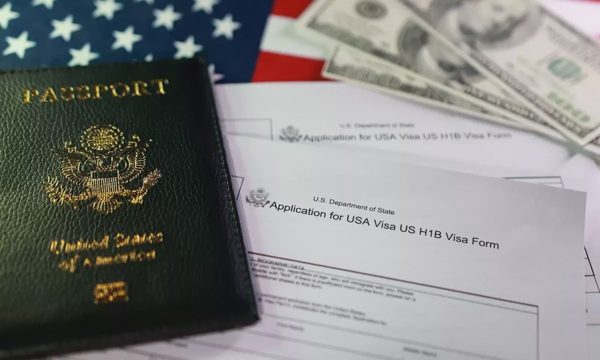Chính quyền Trump đã thu hồi hơn 300.000 visa