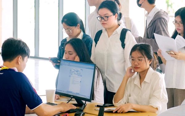 Chính sách học phí ngành y tại Mỹ, Đức, Trung Quốc, Nhật, Thái... có chú ý đến SV nghèo?