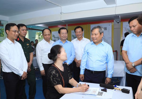 Chỉnh trang khu vực sông Hồng tạo nguồn lực phát triển thành phố