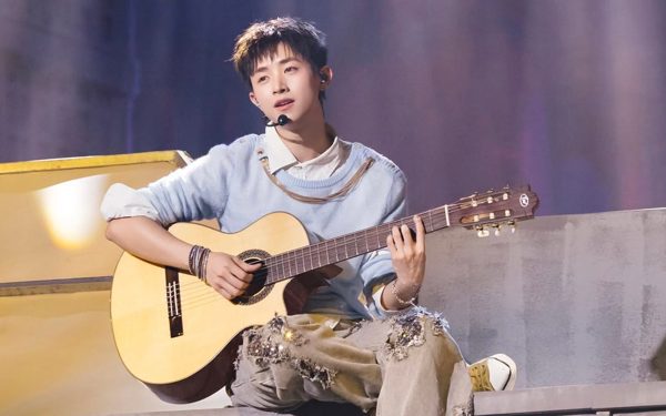 'Chờ chút...' đưa CONGB dẫn đầu Billboard Việt Nam