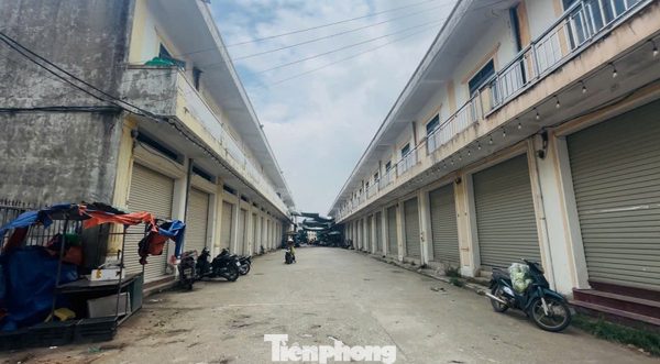 Chợ hơn 140 tỷ 'ế ẩm', loay hoay tìm tiểu thương sau 7 năm hoạt động