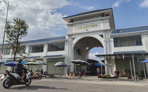 Chợ xây hết 92 tỉ đồng với 106 kiot khang trang nhưng chỉ 5 kiot có người thuê