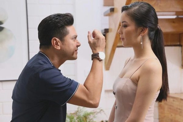 Chồng đòi ly hôn vì tôi từ chối chăm bà nội 92 tuổi