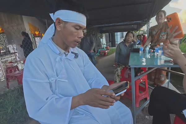 Chồng người tử vong dưới sông Cà Ty nghi bị lừa 50 triệu đồng tiền ủng hộ