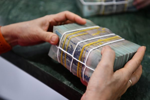 Chồng vay 2,2 tỷ đồng rồi ly hôn, vợ từ chối trách nhiệm, vẫn phải gánh nợ