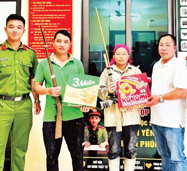 Chủ động giao nộp vũ khí, giữ bình yên từ cơ sở