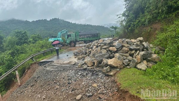 Chủ động phòng ngừa ngập lụt, lũ quét, sạt lở, bảo đảm an toàn giao thông