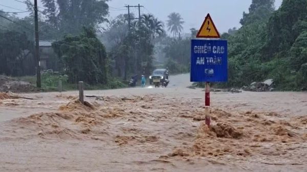 Chủ động ứng phó mưa lớn, lũ quét, sạt lở đất ở Nam Trung Bộ và Nam Bộ
