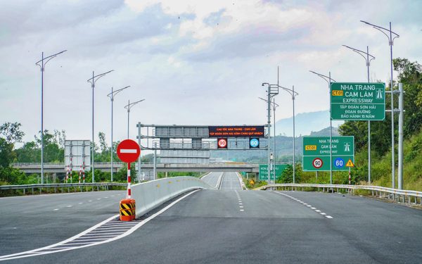 Chủ hãng xe khách tuyến cố định: Chúng tôi vẫn chọn cao tốc
