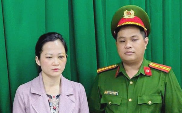 Chủ nha khoa Tuyết Chinh nhận 2 năm tù, hưởng án treo