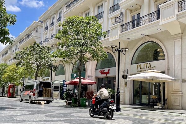 Chủ nhà phố ở TPHCM rao bán 36 tỷ, khách chỉ muốn mua 31-32 tỷ